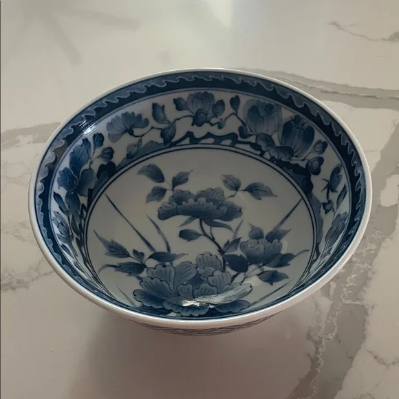 Vintage Classic Blue and White Floral Ceramic Bowl - Picture 1 of 4